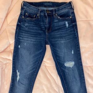 Aeropostale jeans, skinny with small rips